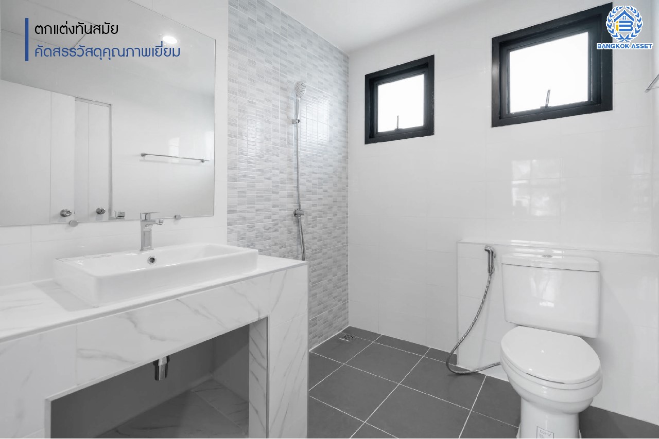 บ้านมือสองตกแต่งใหม่ แบรนด์ LH ม.ชัยพฤกษ์ บางใหญ่-เซ็นทรัลเวสต์เกต ตอบโจทย์ทุกการอยู่อาศัย เนื้อที่ 55.8 ตร.ว. ฟังก์ชัน 3 ห้องนอน 2 ห้องน้ำ 2 ที่จอดรถ บนทำเลดีที่สุด! ใกล้เซ็นทรัลเวสต์เกต ทางด่วน "กาญจนาภิเษก" และเพียง 10 นาที ถึง MRT "สถานีคลองบางไผ่"